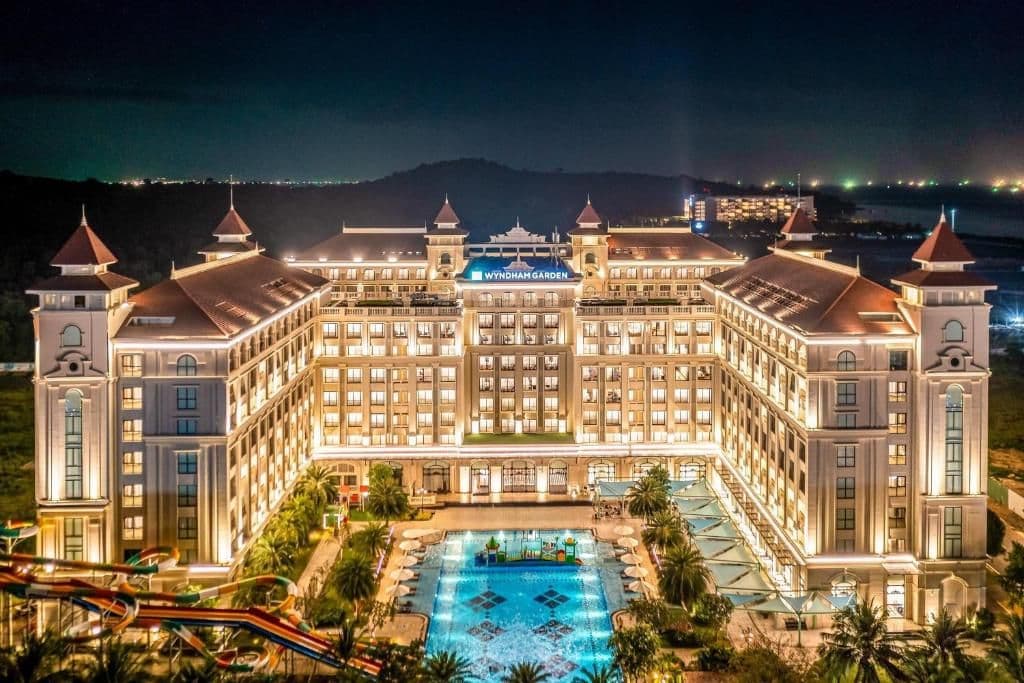 Combo 3N2Đ Phú Quốc: VinHolidays Fiesta & Wyndham Garden Grandworld & Wyndham Grand 3