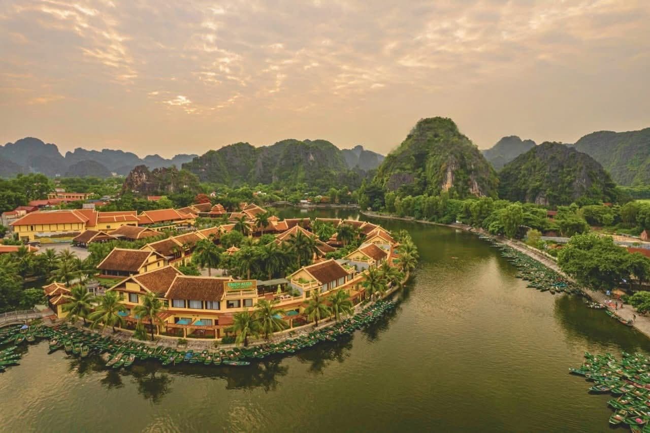 Combo Nghỉ Dưỡng 2N1Đ tại Emeralda Tam Cốc Ninh Bình 5 Sao